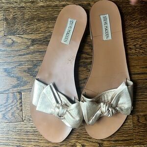Steve Madden Gold Bow Slides Size 9.5